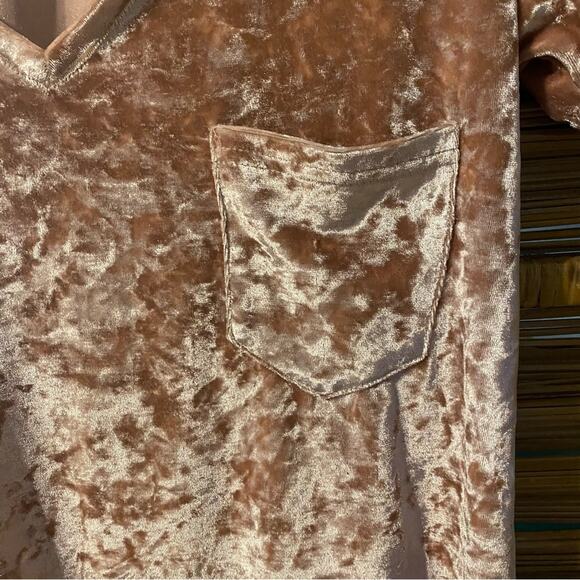 POL Velvet V-Neck Short Sleeve Top Blush pink small romantic whimsical - Picture 2 of 8